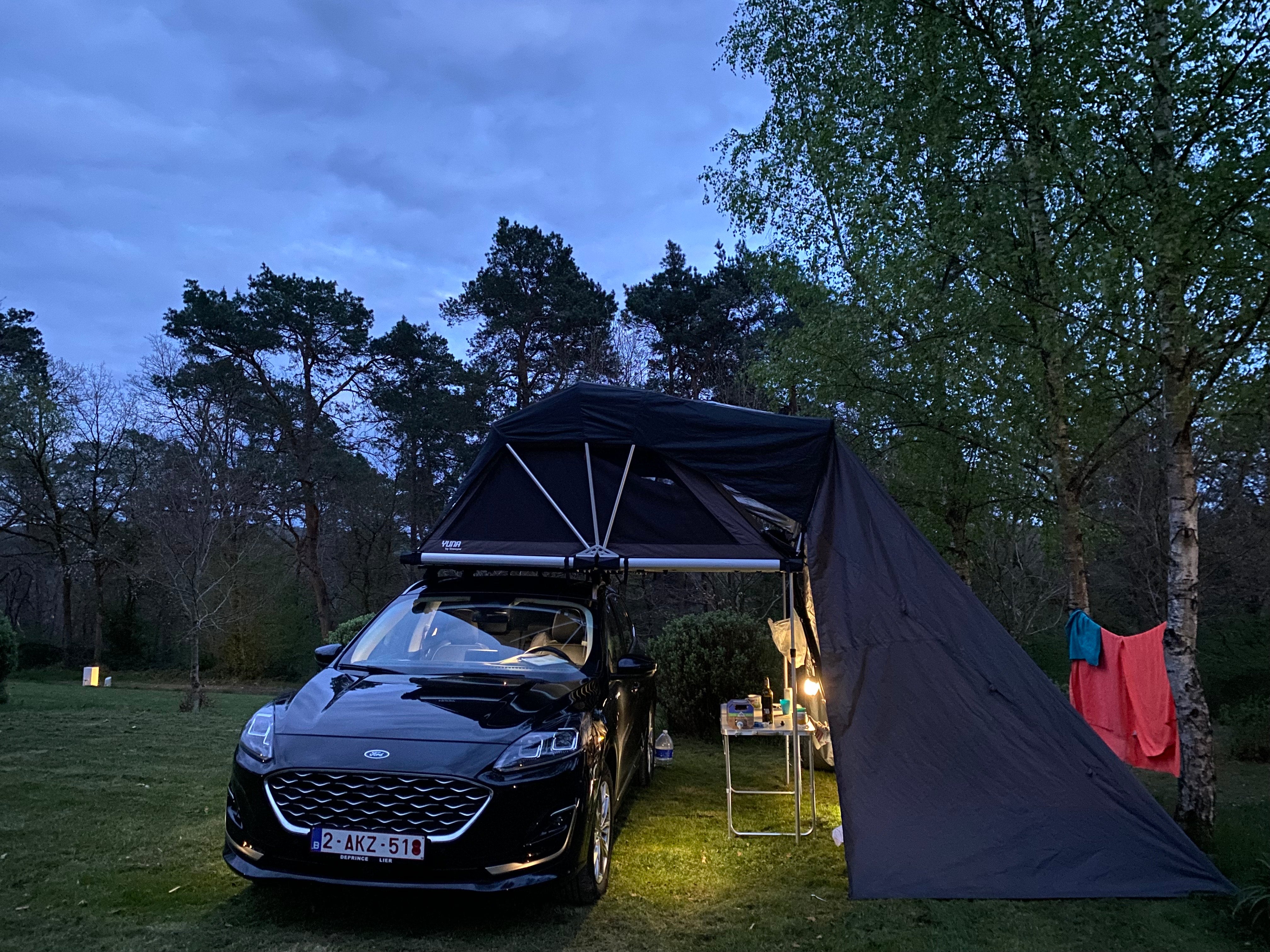 Rooftop tent