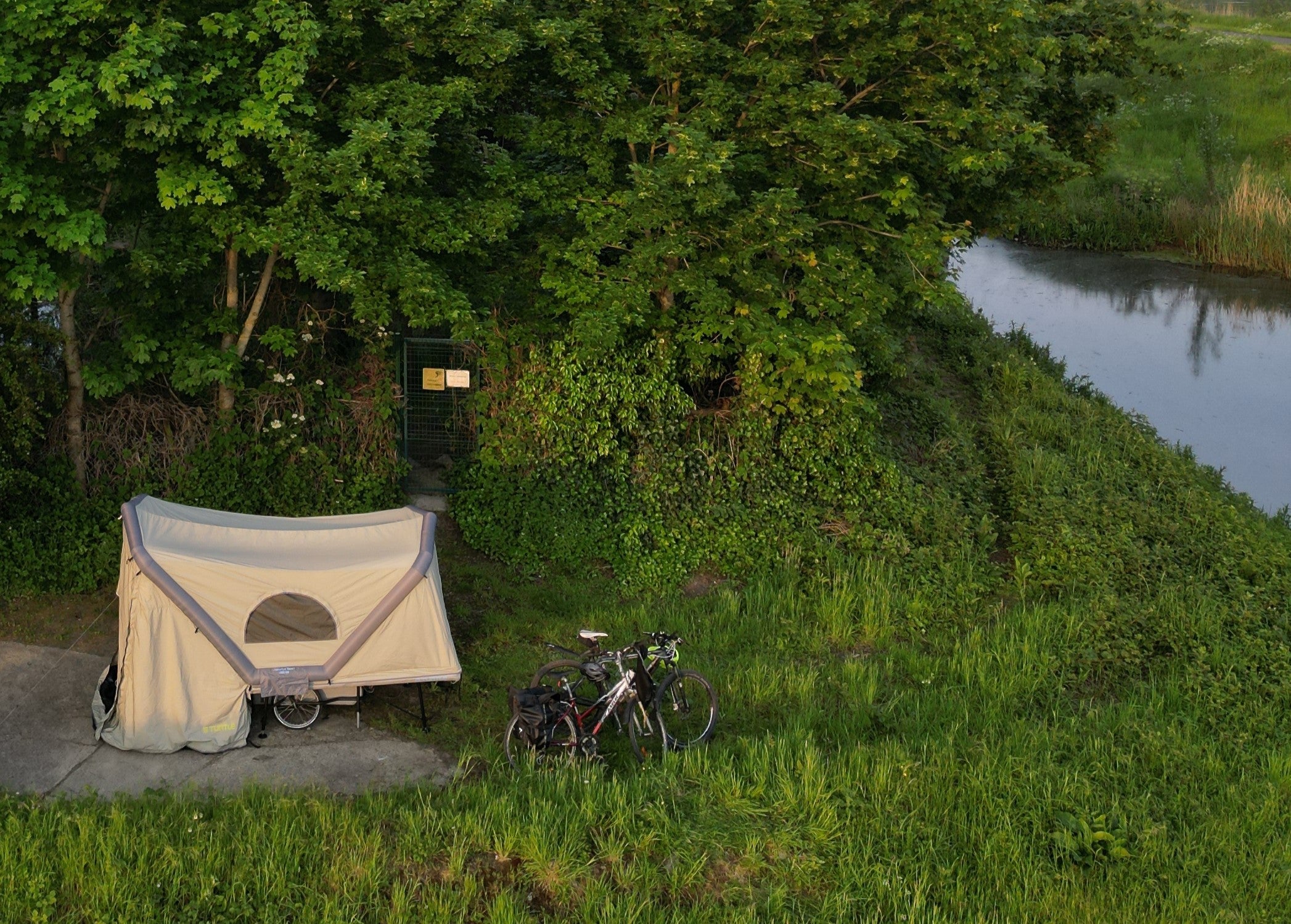 B TURTLE micro-caravan for bike